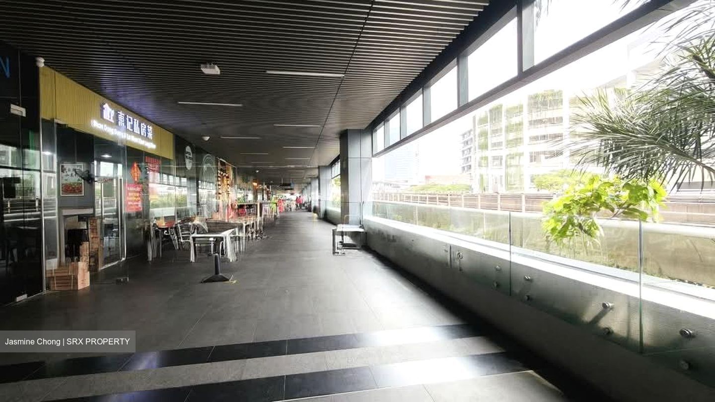 Vision Exchange (D22), Retail #537943751